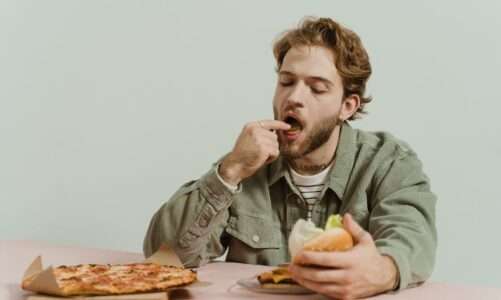 Post przerywany (Intermittent Fasting) – o co w tym chodzi i z czym to się je?