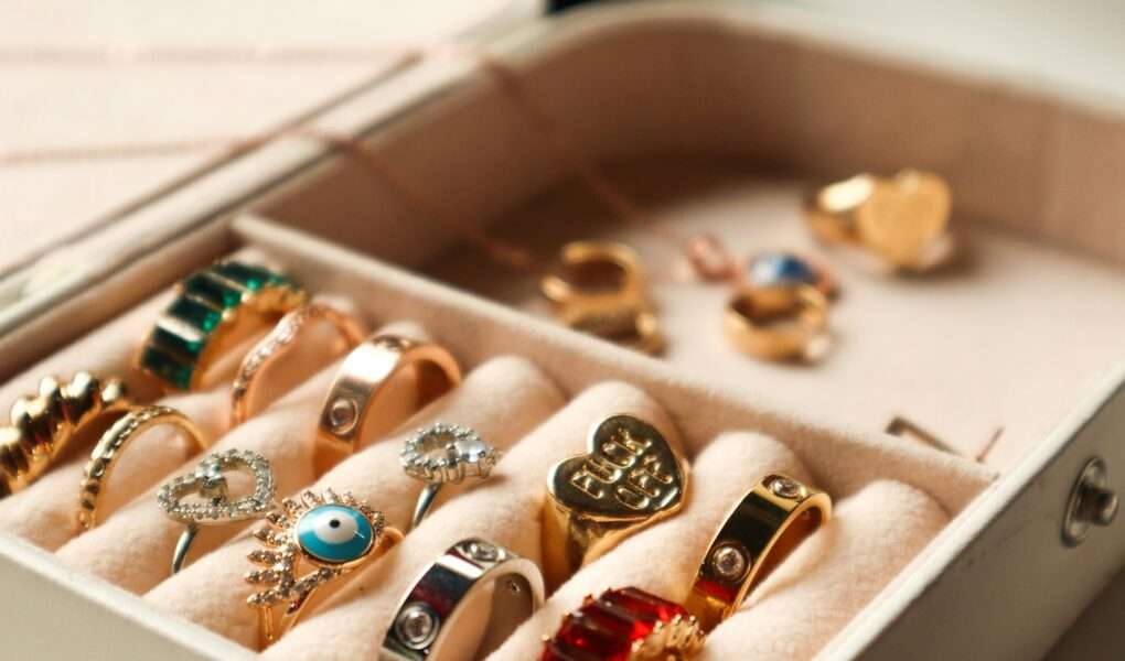 szkatułka z biżuterią