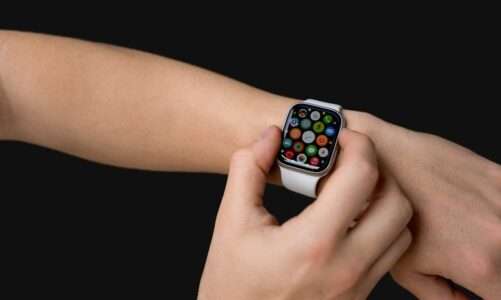 smartwatch na ręce