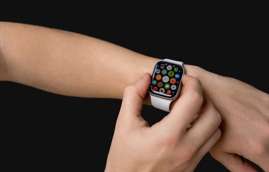 smartwatch na ręce
