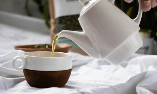 Jakie są zalety picia zielonej herbaty?